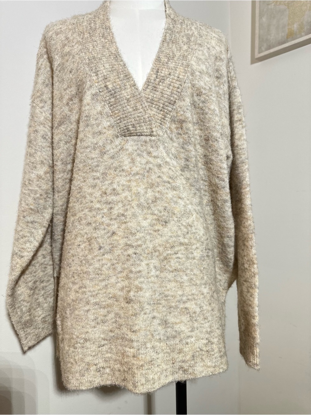 RD Style Neutral Beige Marled V-Neck Sweater